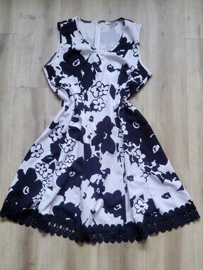 Sleeveless Studio One Navy & White Floral A-Line Dress